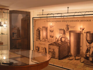 Культурно-исторической проект «Аптекарский двор» («Пермфармация»)