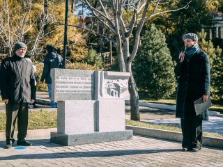 Как энергетики себе памятник ставили