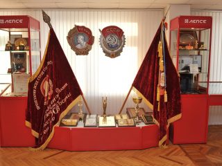 Информационно-выставочный зал АО «Электромашиностроительный завод «ЛЕПСЕ»