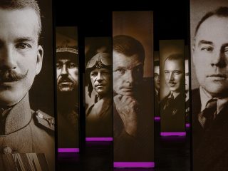 Выставка к 100-летию гражданской авиации России