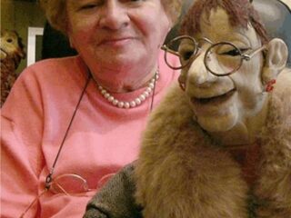 «На память о времени, куклах и о себе»