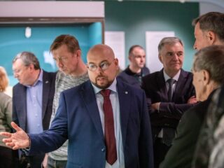 Со знаком «С.П.Б»