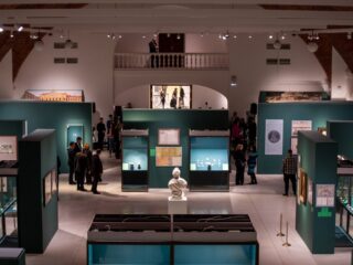 Со знаком «С.П.Б»